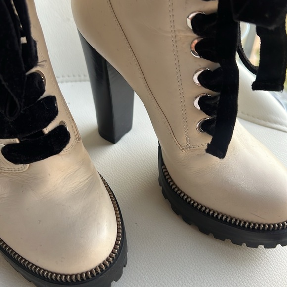 Sergio Rossi heeled boots with velvet laces - Picture 3 of 9